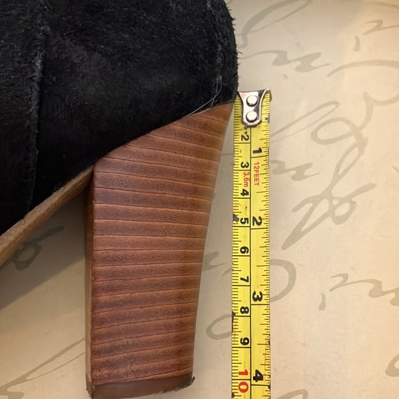 Enzo Angiolini suede boots/w side zippers, small rubber platform. Comfortable! - Picture 11 of 11